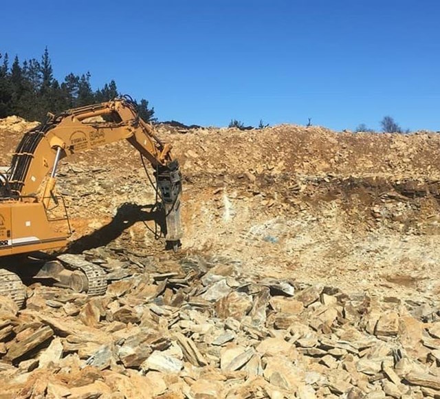 Amplia flota de maquinaria para construcción