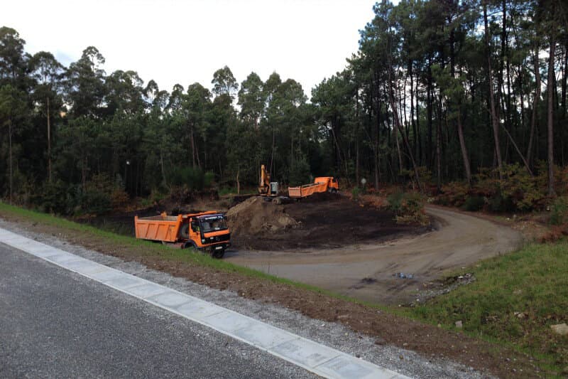 Desmontes, derribos y compactaciones en Galicia