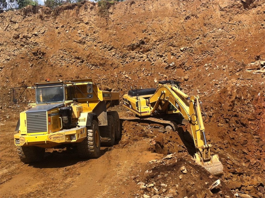 ¿Qué debemos tener en cuenta al realizar una excavación sobre un terreno blando?