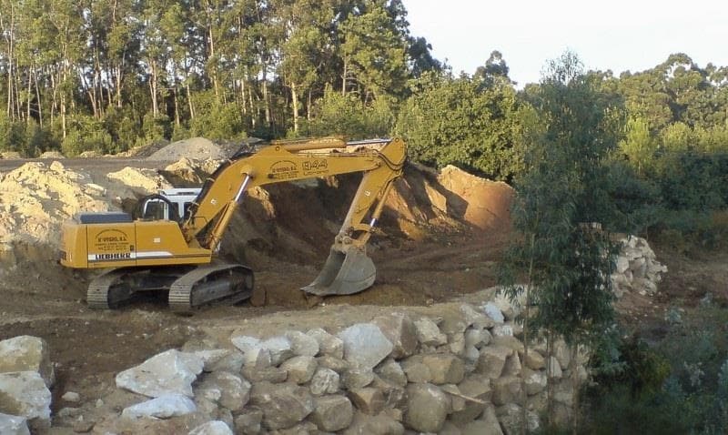 ¿Qué maquinaria empleamos en nuestras excavaciones en Galicia? - Imagen 1